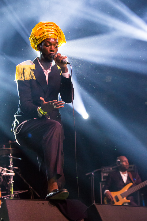 Baloji @ Sfinks Mixed 2019, picture 19, photographed by Marc Verdonck - FrontView Magazine