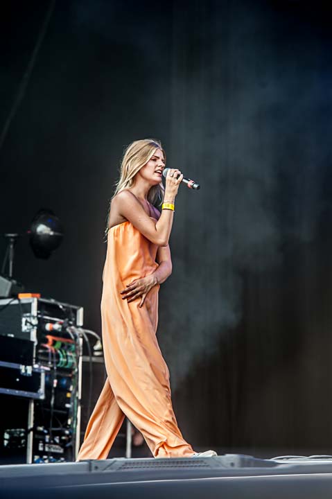 Emma Bale @ suikerrock, picture 1, photographed by Gert Daemen - FrontView Magazine