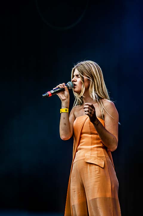 Emma Bale @ suikerrock, picture 3, photographed by Gert Daemen - FrontView Magazine