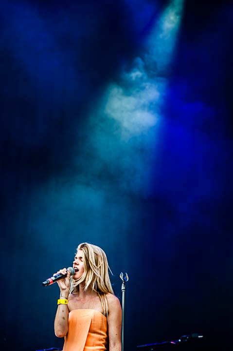 Emma Bale @ suikerrock, picture 4, photographed by Gert Daemen - FrontView Magazine