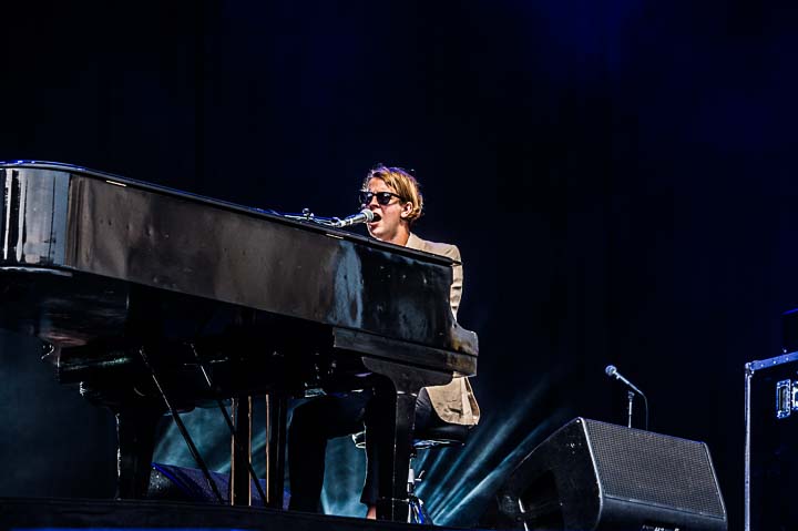 Tom Odell @ suikerrock, picture 2, photographed by Gert Daemen - FrontView Magazine