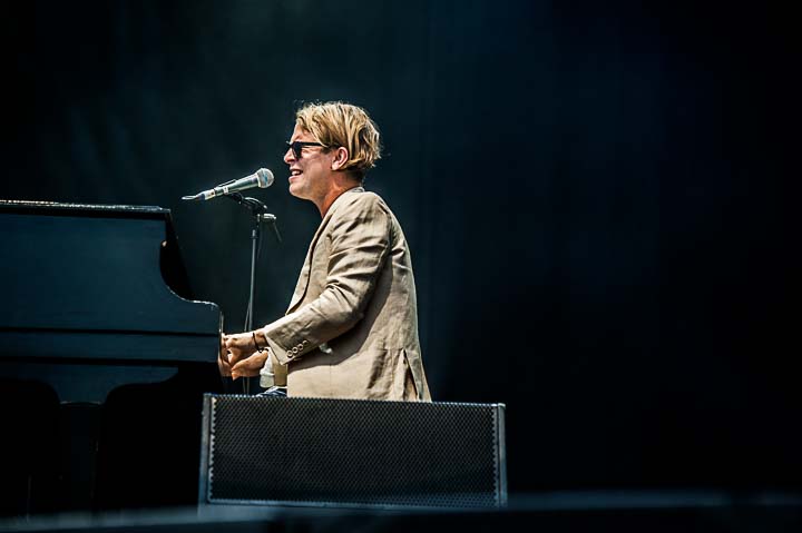 Tom Odell @ suikerrock, picture 8, photographed by Gert Daemen - FrontView Magazine