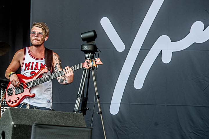Yves Paquet @ suikerrock, picture 2, photographed by Gert Daemen - FrontView Magazine