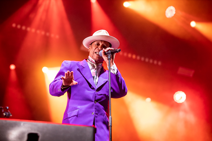 Kid Creole & The Coconuts @ Beleuvenissen, picture 6, photographed by Kurt Jacobs - FrontView Magazine