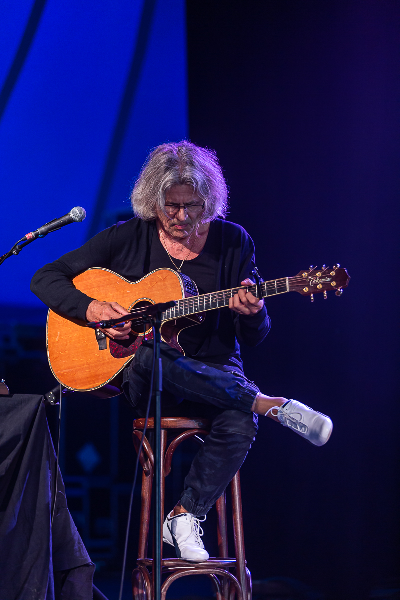 Alan Stivell @ Dranouter, picture 2, photographed by Chris Lippens - FrontView Magazine