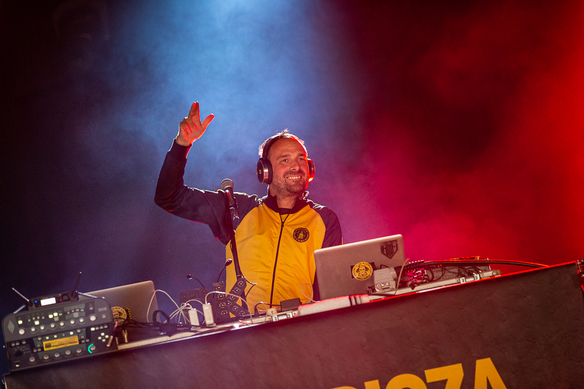 Dubioza Kolektive @ Dranouter, picture 1, photographed by Chris Lippens - FrontView Magazine