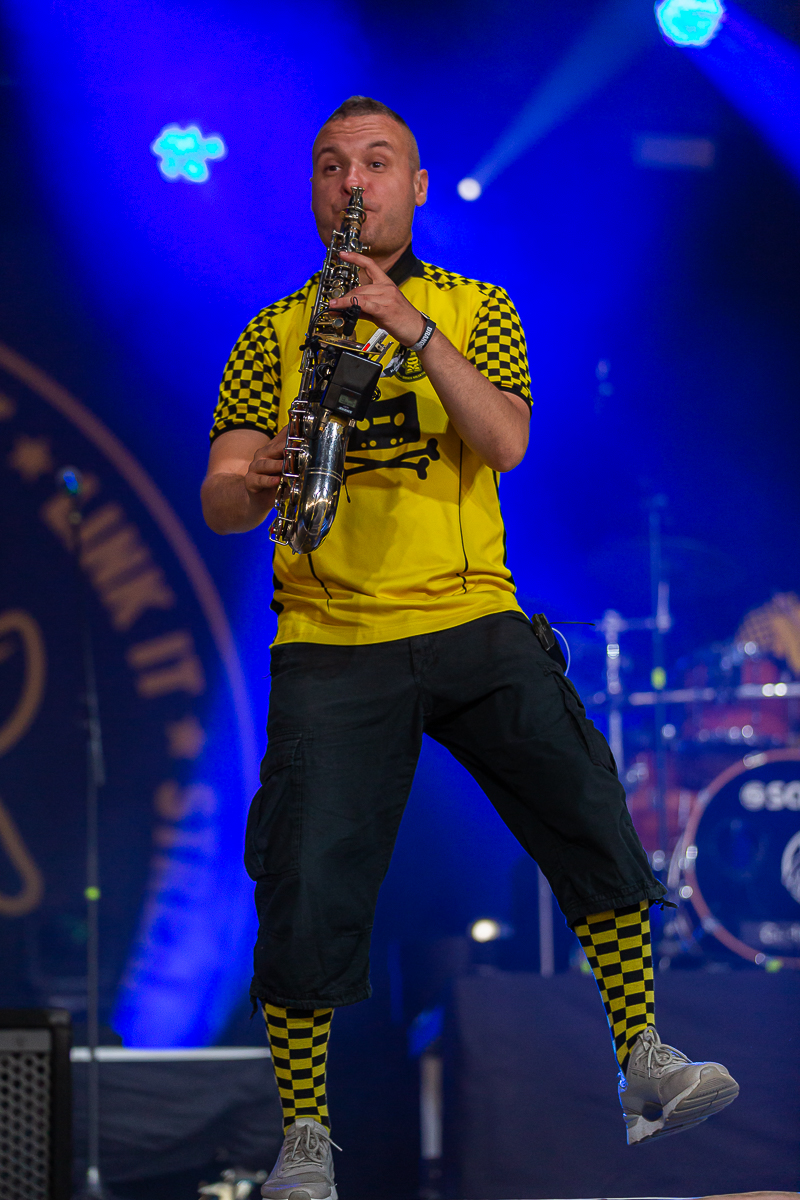 Dubioza Kolektive @ Dranouter, picture 3, photographed by Chris Lippens - FrontView Magazine