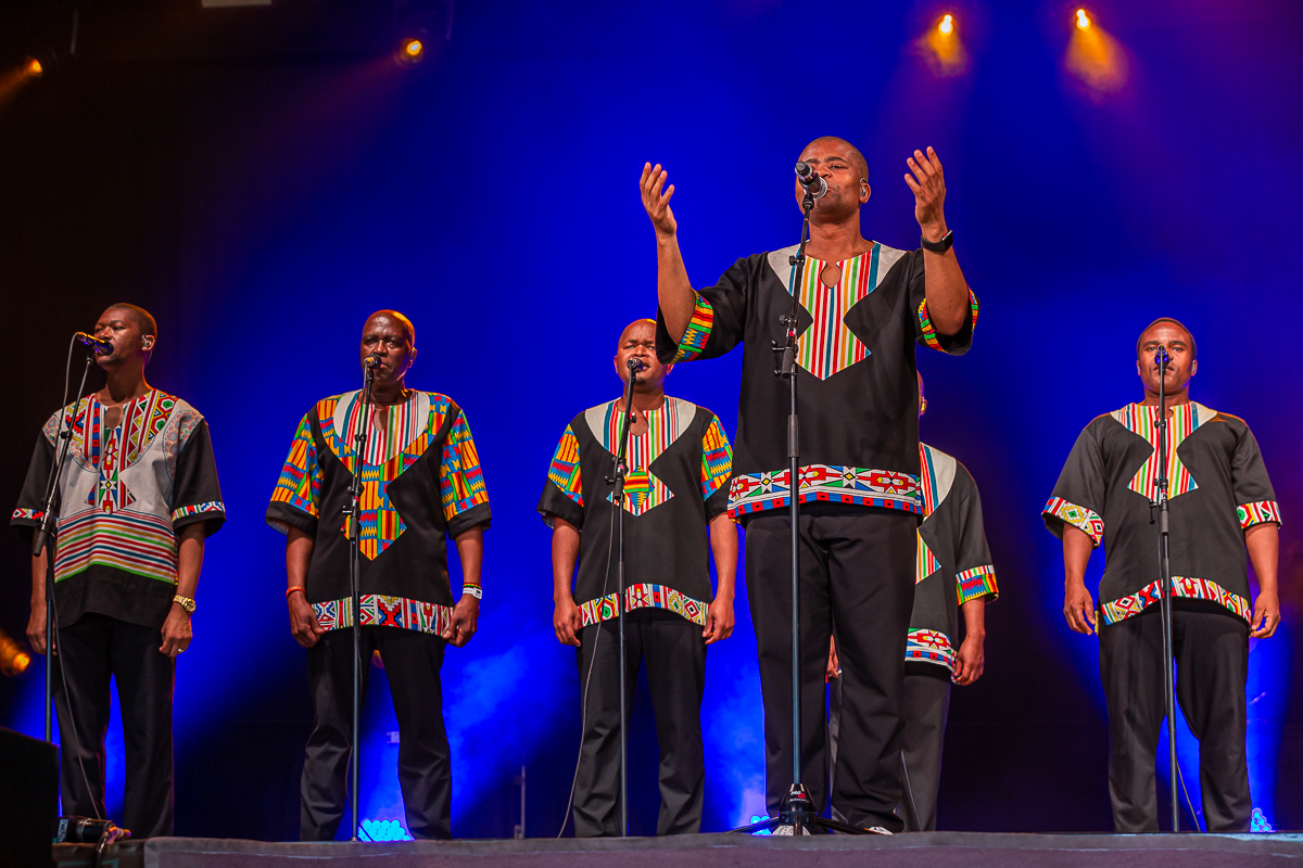 Ladysmith Black Mambazo @ Dranouter, picture 4, photographed by Chris Lippens - FrontView Magazine