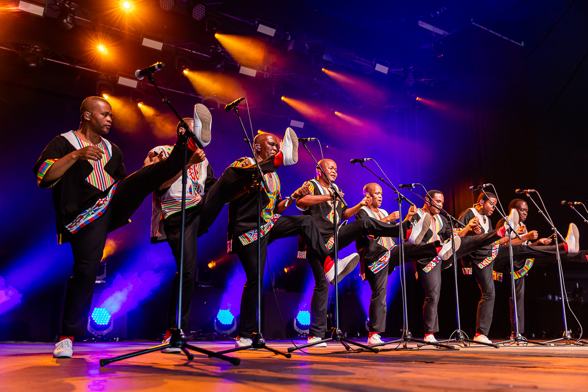 Ladysmith Black Mambazo @ Dranouter, picture 7, photographed by Chris Lippens - FrontView Magazine