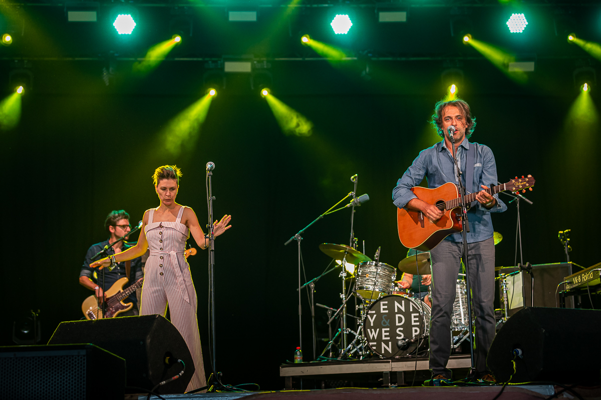 Lenny & De Wespen @ Dranouter, foto 2, foto's door Chris Lippens - FrontView Magazine