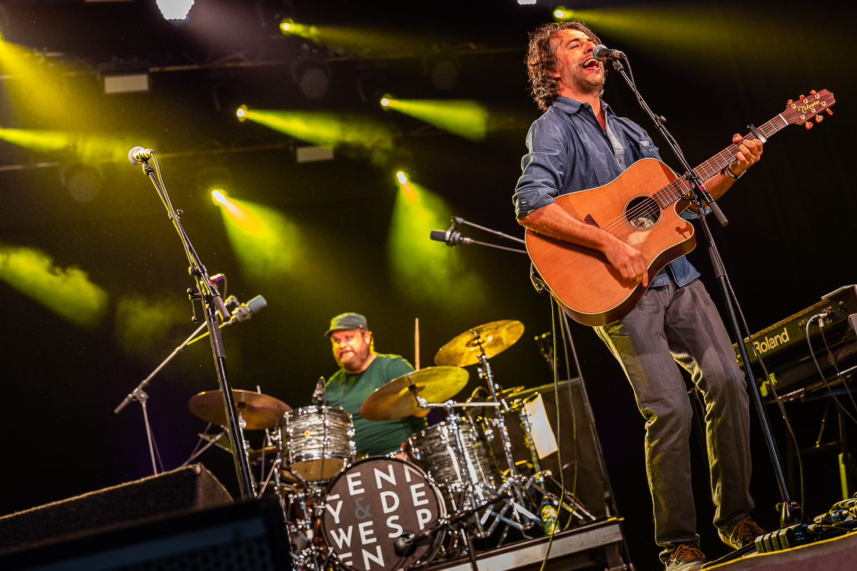 Lenny & De Wespen @ Dranouter, foto 13, foto's door Chris Lippens - FrontView Magazine