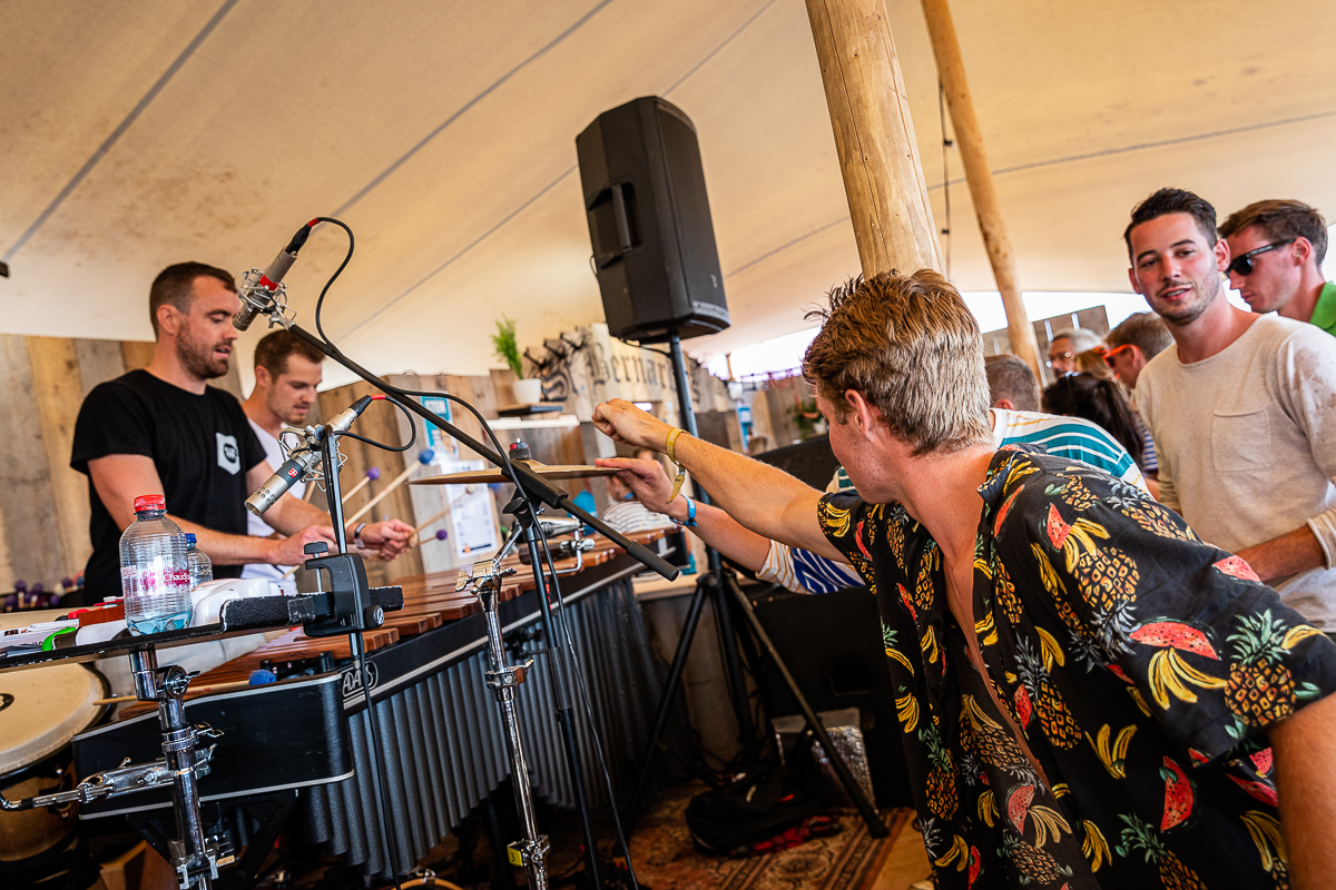 Sfeer vrijdag @ Dranouter, picture 12, photographed by Chris Lippens - FrontView Magazine