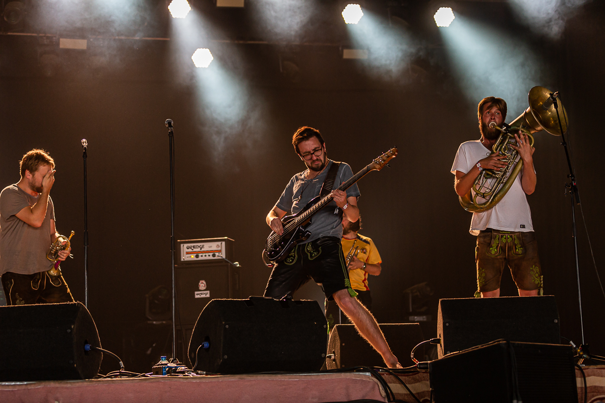 LaBrassBanda @ Dranouter, picture 1, photographed by Chris Lippens - FrontView Magazine