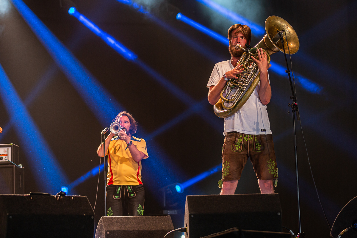 LaBrassBanda @ Dranouter, picture 2, photographed by Chris Lippens - FrontView Magazine