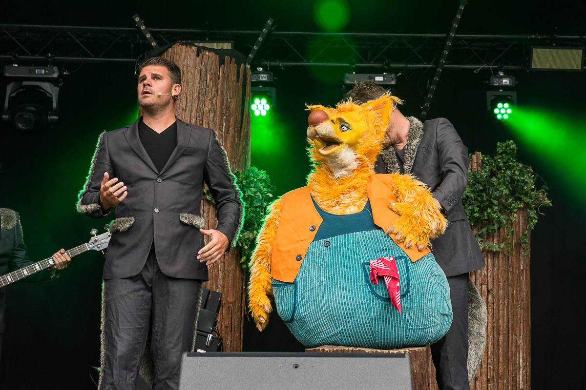 Meneer beer en de woeste wolven @ Linkerwoofer 2019, picture 24, photographed by Marc Verdonck - FrontView Magazine