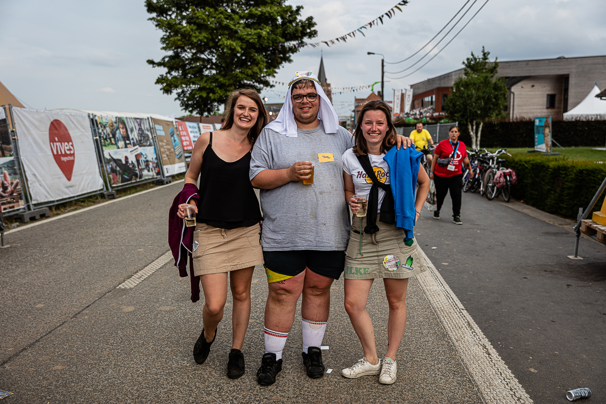 Sfeer zaterdag @ Dranouter, picture 8, photographed by Chris Lippens - FrontView Magazine