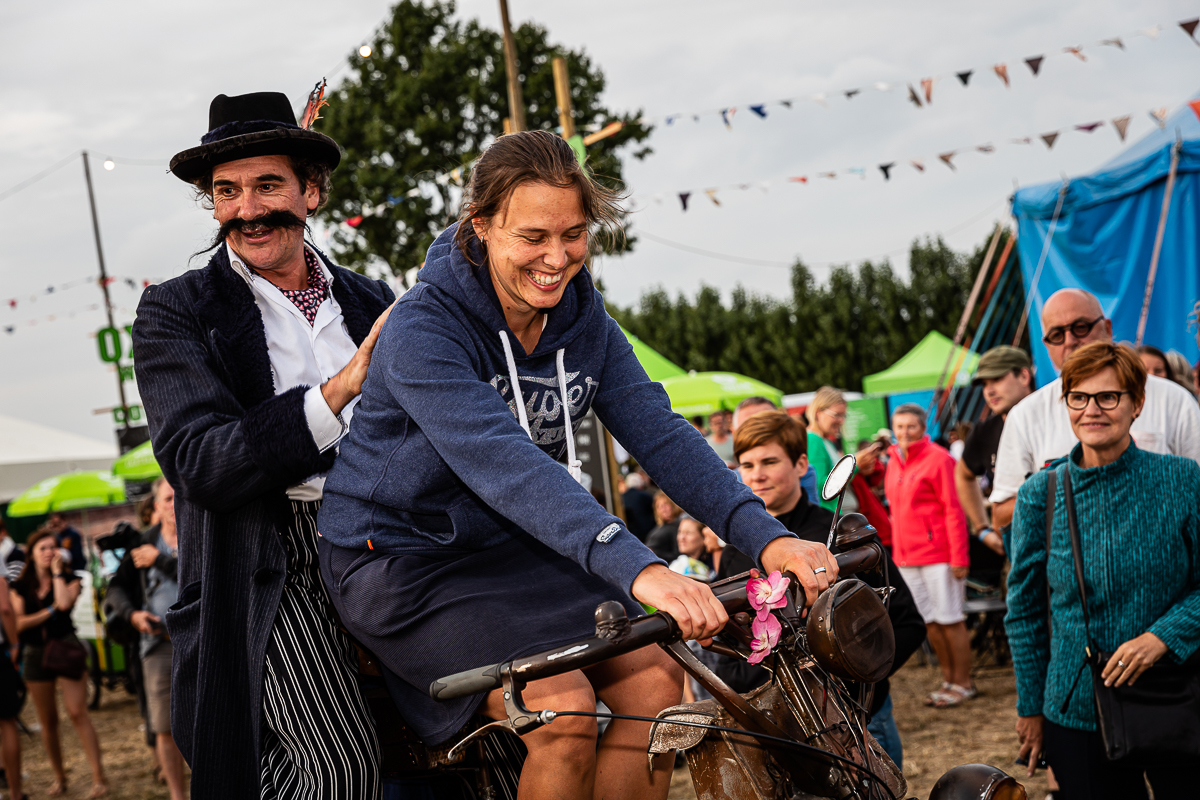 Sfeer zaterdag @ Dranouter, picture 15, photographed by Chris Lippens - FrontView Magazine