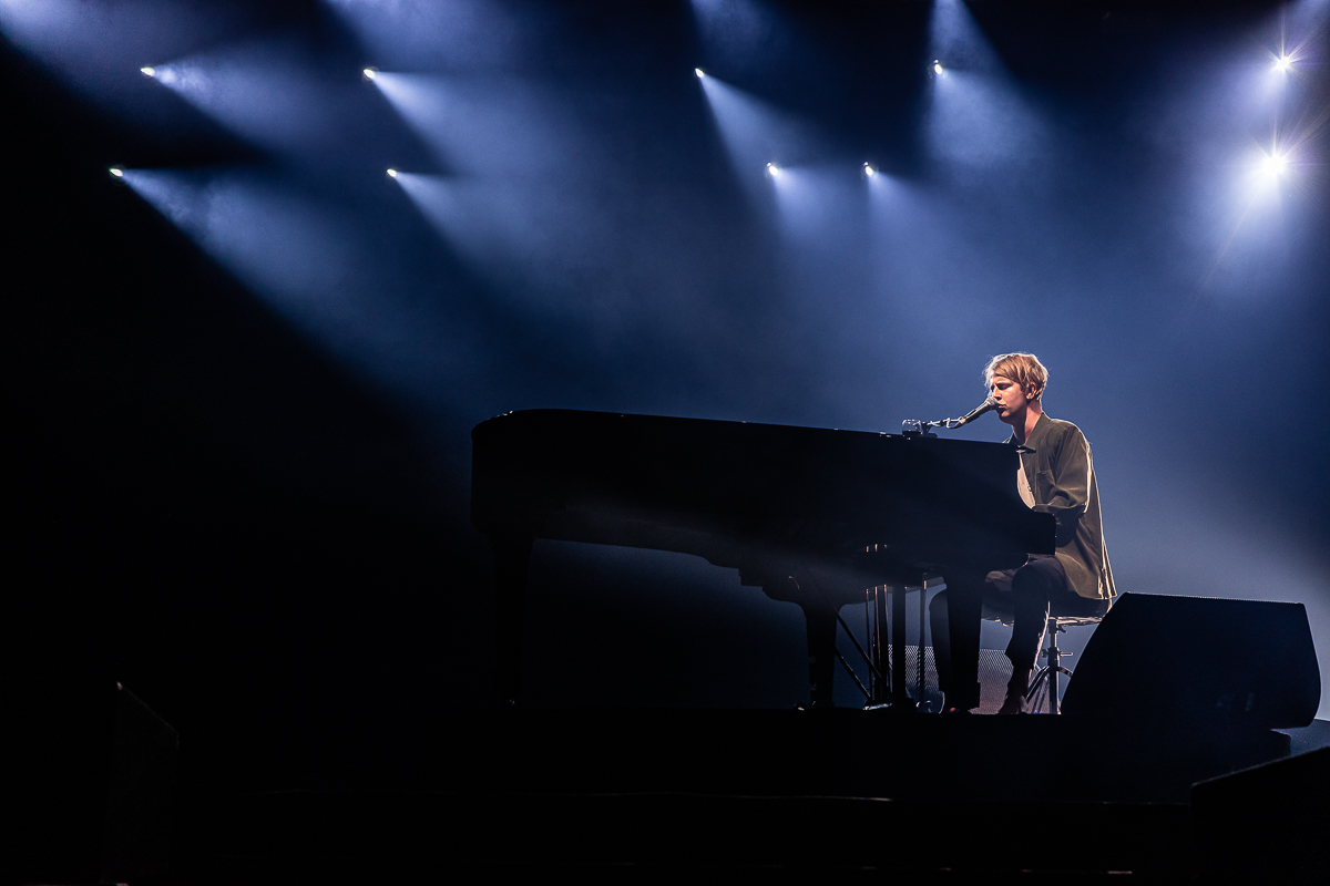 Tom Odell @ Dranouter, picture 3, photographed by Chris Lippens - FrontView Magazine