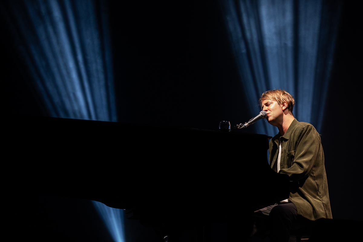 Tom Odell @ Dranouter, picture 5, photographed by Chris Lippens - FrontView Magazine