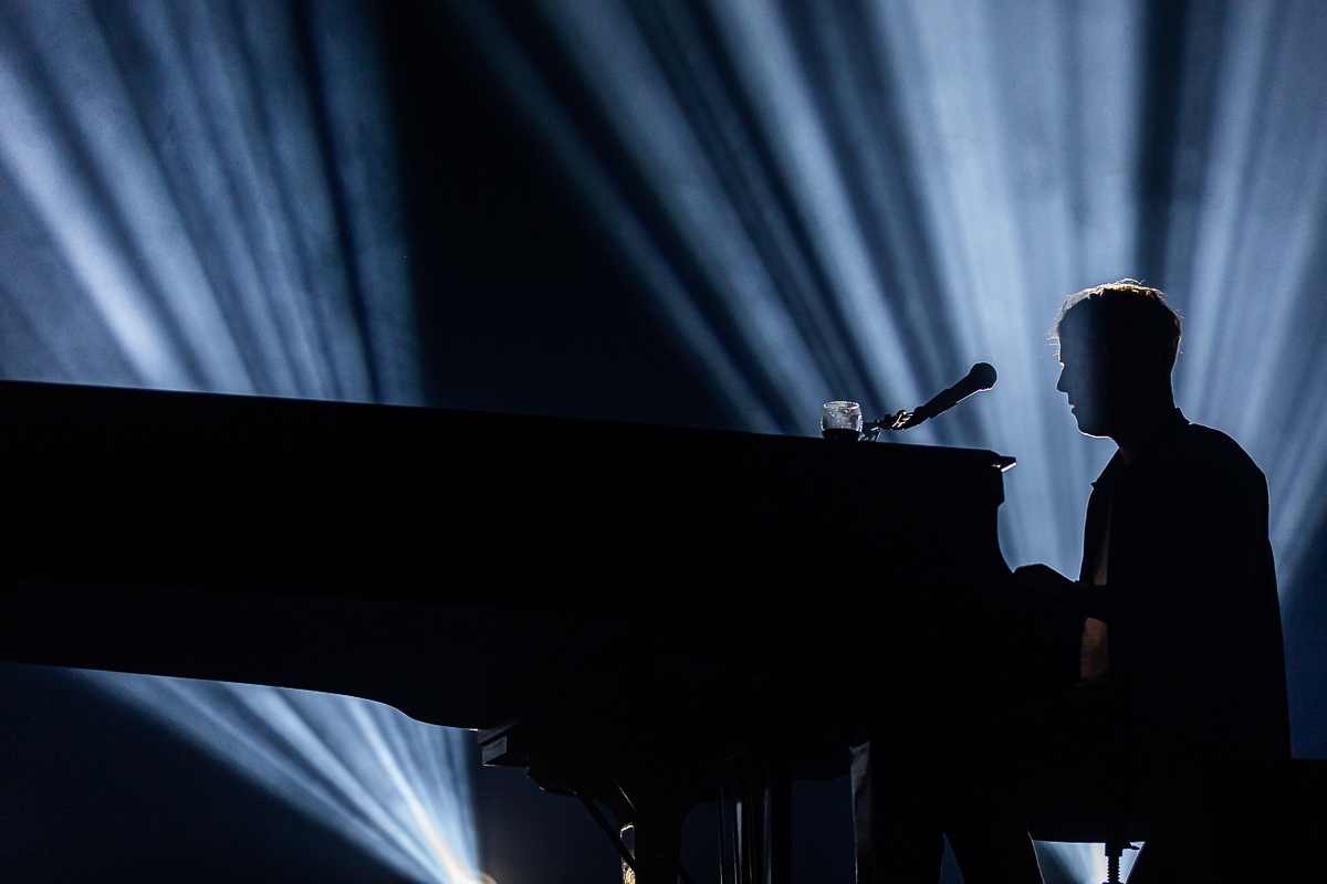 Tom Odell @ Dranouter, picture 6, photographed by Chris Lippens - FrontView Magazine