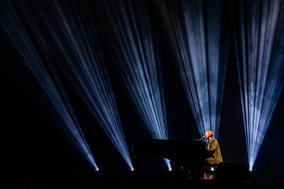 Tom Odell @ Dranouter, picture 7, photographed by Chris Lippens - FrontView Magazine
