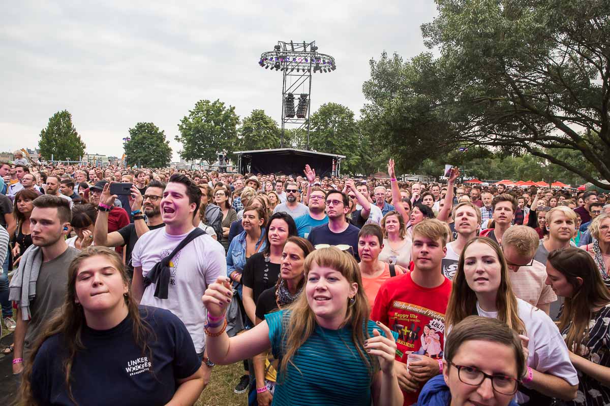 Sfeer zaterdag @ Linkerwoofer 2019, picture 55, photographed by Marc Verdonck - FrontView Magazine