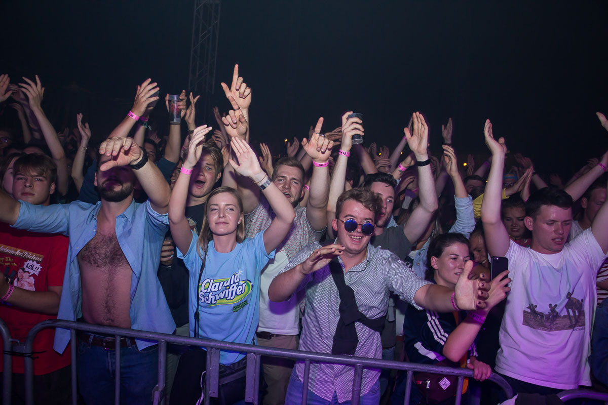 Sfeer zaterdag @ Linkerwoofer 2019, picture 84, photographed by Marc Verdonck - FrontView Magazine