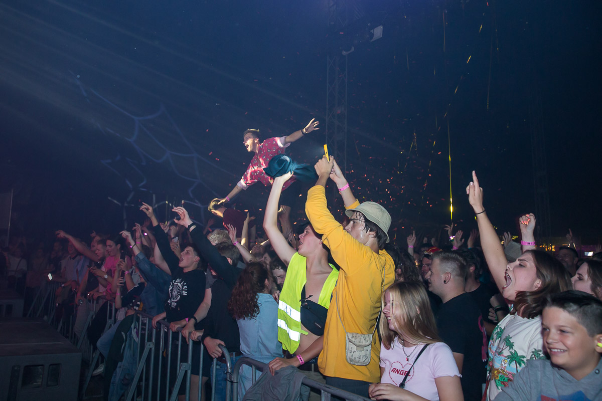 Sfeer zaterdag @ Linkerwoofer 2019, picture 88, photographed by Marc Verdonck - FrontView Magazine
