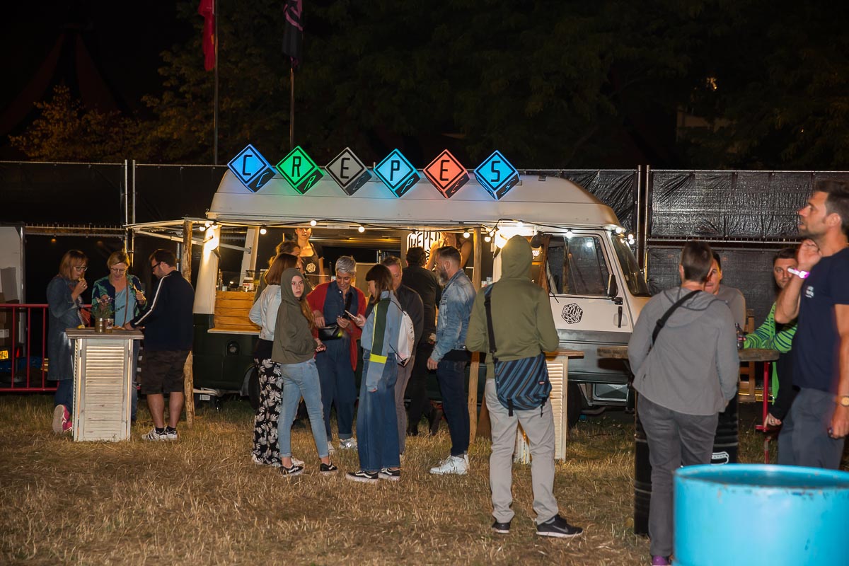 Sfeer zaterdag @ Linkerwoofer 2019, picture 101, photographed by Marc Verdonck - FrontView Magazine