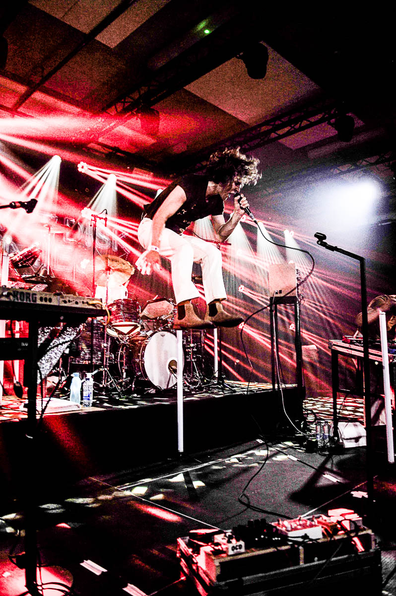 compact disk dummies @ lokerse feesten, foto 6, foto's door Gert Daemen - FrontView Magazine