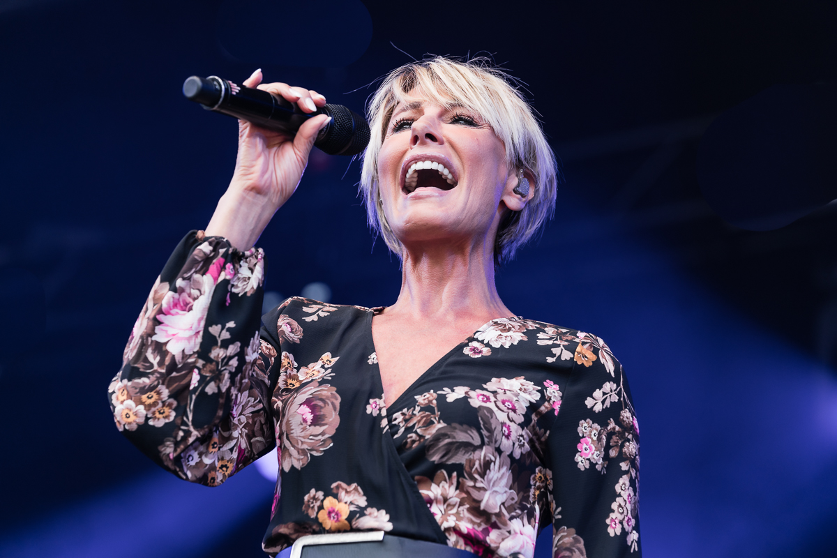 Dana Winner @ Fonnefeesten, foto 1, foto's door Danny Wagemans - FrontView Magazine
