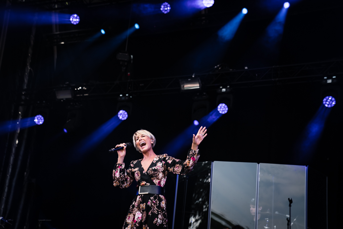 Dana Winner @ Fonnefeesten, foto 2, foto's door Danny Wagemans - FrontView Magazine