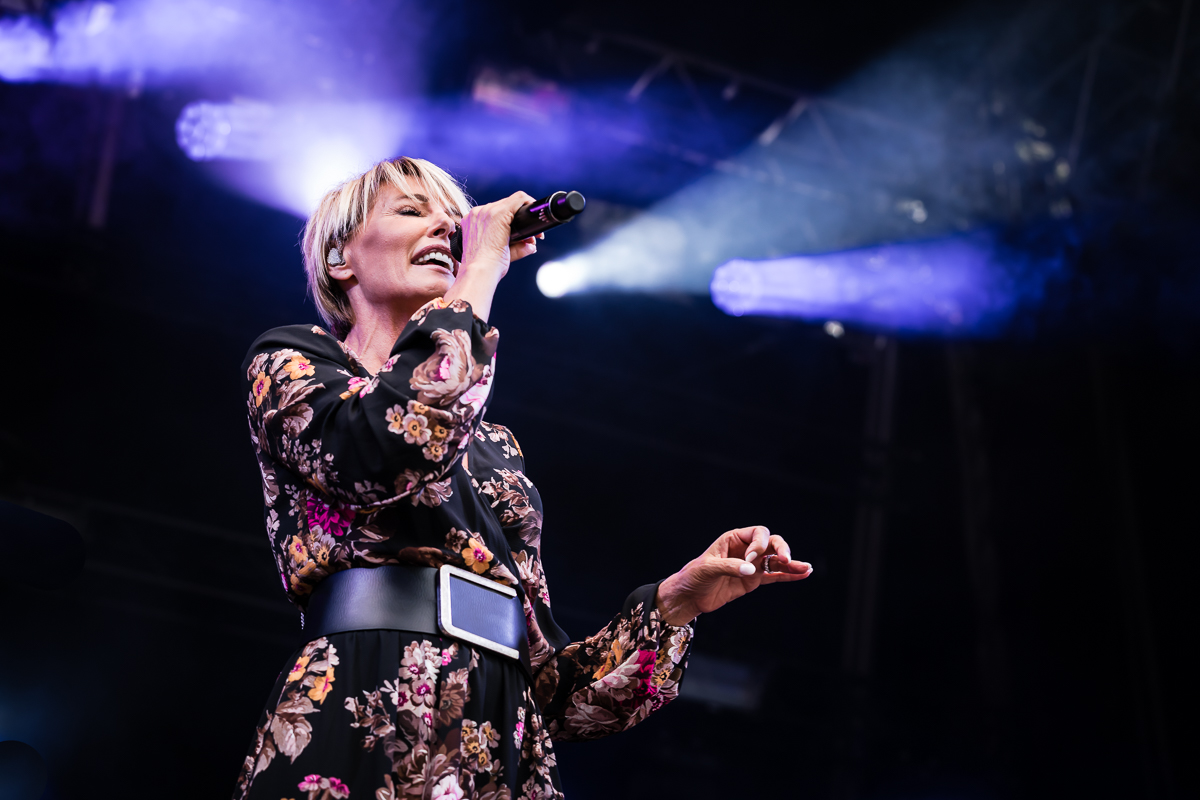 Dana Winner @ Fonnefeesten, foto 5, foto's door Danny Wagemans - FrontView Magazine