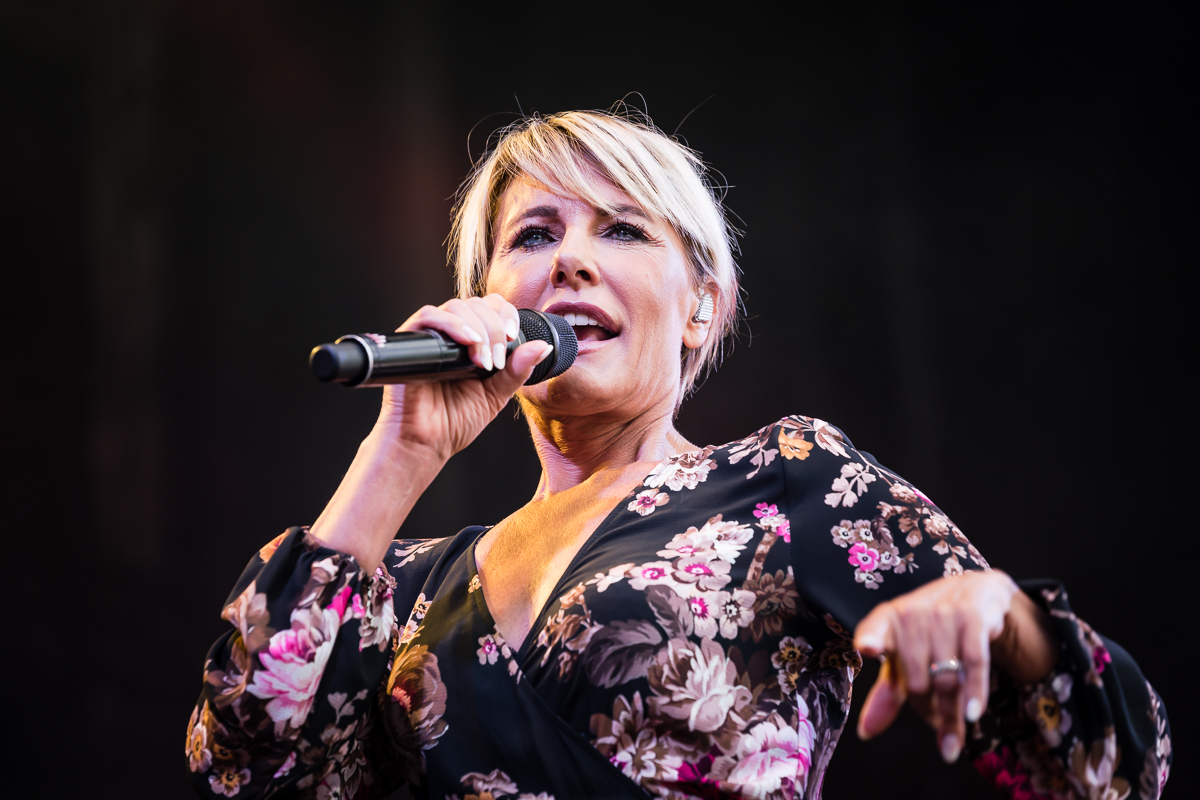 Dana Winner @ Fonnefeesten, foto 10, foto's door Danny Wagemans - FrontView Magazine
