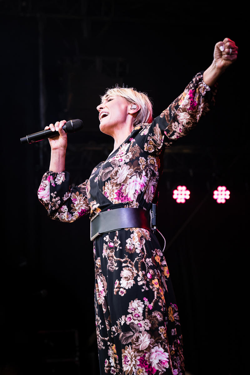 Dana Winner @ Fonnefeesten, foto 11, foto's door Danny Wagemans - FrontView Magazine