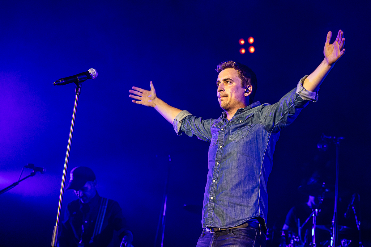 Niels Destadsbader @ Rijvers Festival 2019, picture 5, photographed by Chris Lippens - FrontView Magazine