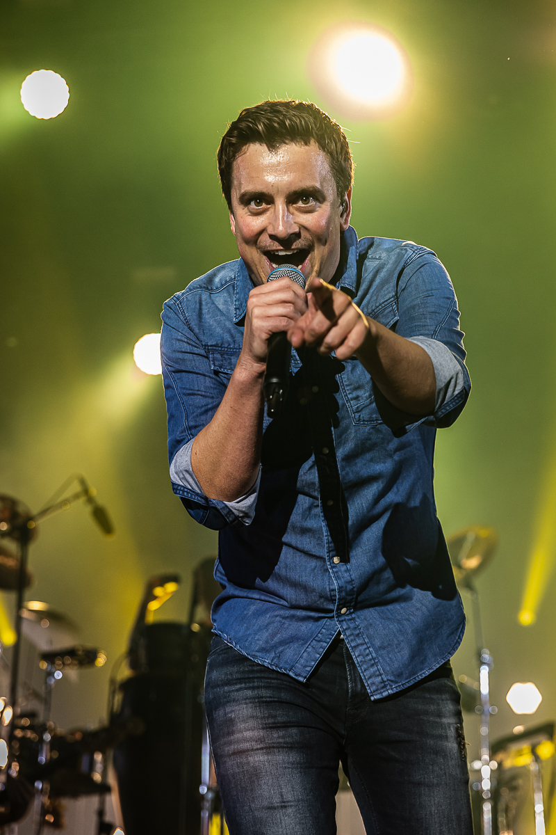 Niels Destadsbader @ Rijvers Festival 2019, picture 8, photographed by Chris Lippens - FrontView Magazine