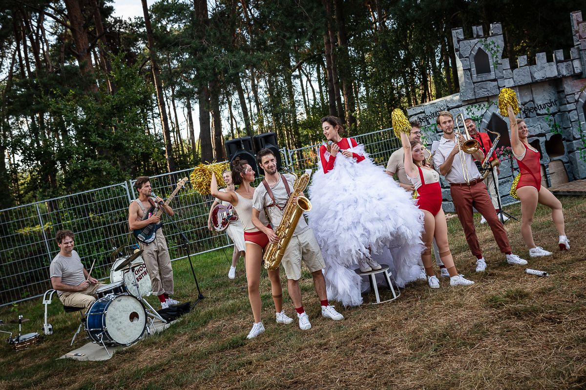 Sfeer vrijdag @ Rijvers Festival 2019, picture 19, photographed by Chris Lippens - FrontView Magazine