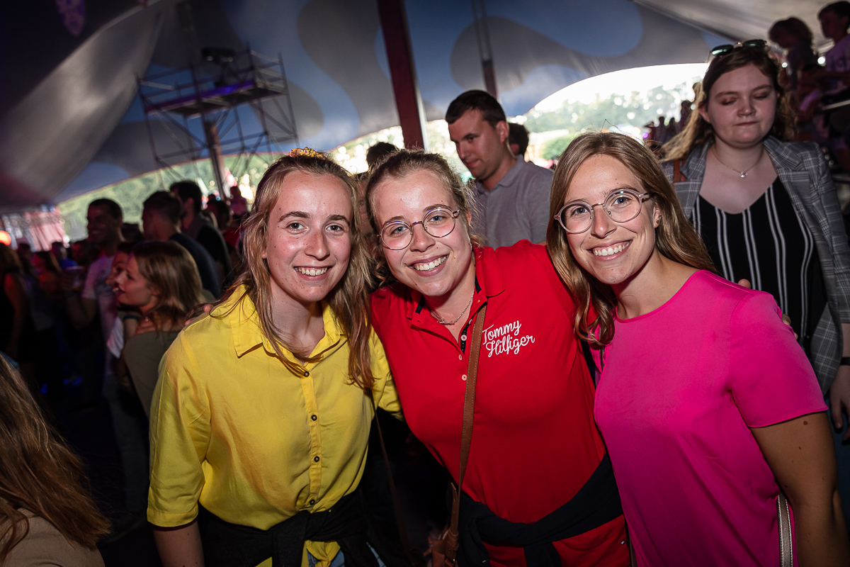 Sfeer vrijdag @ Rijvers Festival 2019, picture 30, photographed by Chris Lippens - FrontView Magazine