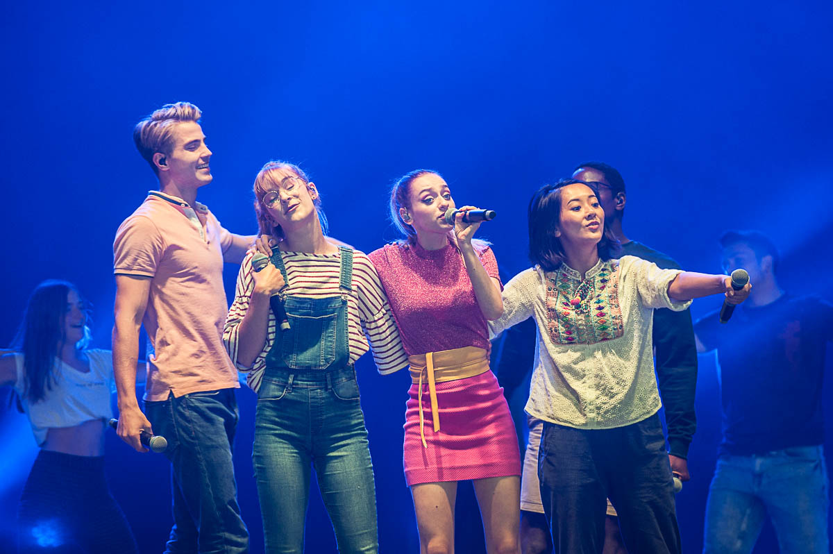 #LikeMe @ Rijvers Festival, picture 1, photographed by Gert Daemen - FrontView Magazine