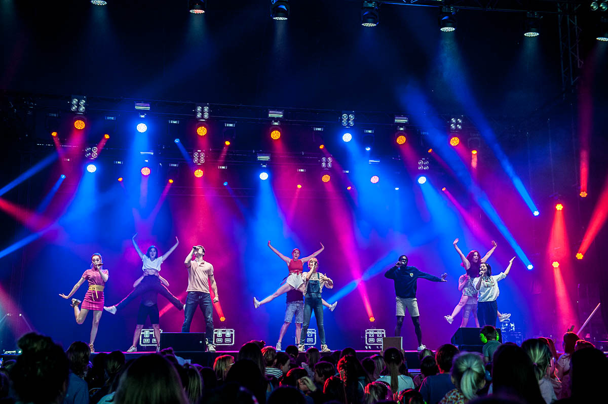 #LikeMe @ Rijvers Festival, picture 2, photographed by Gert Daemen - FrontView Magazine