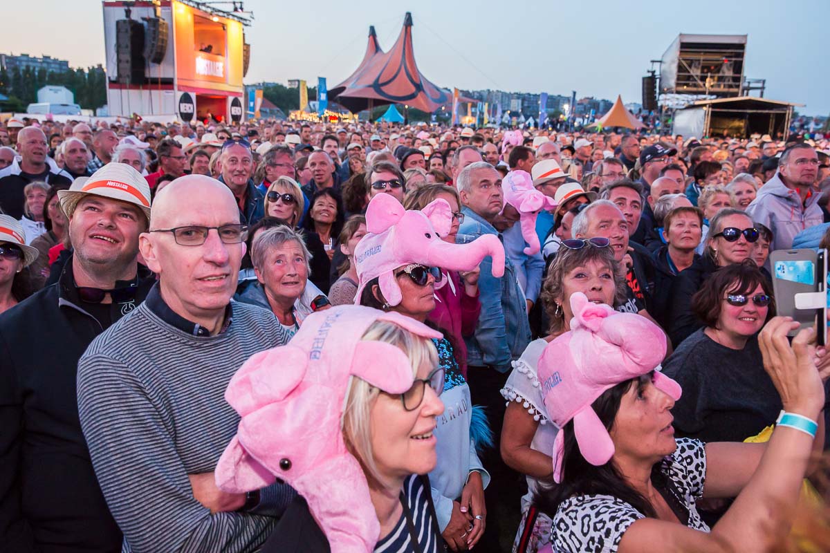 Status Quo @ Nostalgie Beach Festival 2019, picture 21, photographed by Marc Verdonck - FrontView Magazine