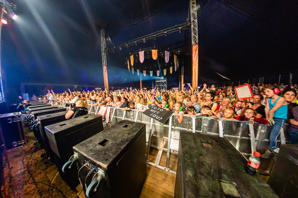 Bart Peeters @ Rijvers Festival 2019, picture 13, photographed by Dimitri Vanlommel - FrontView Magazine