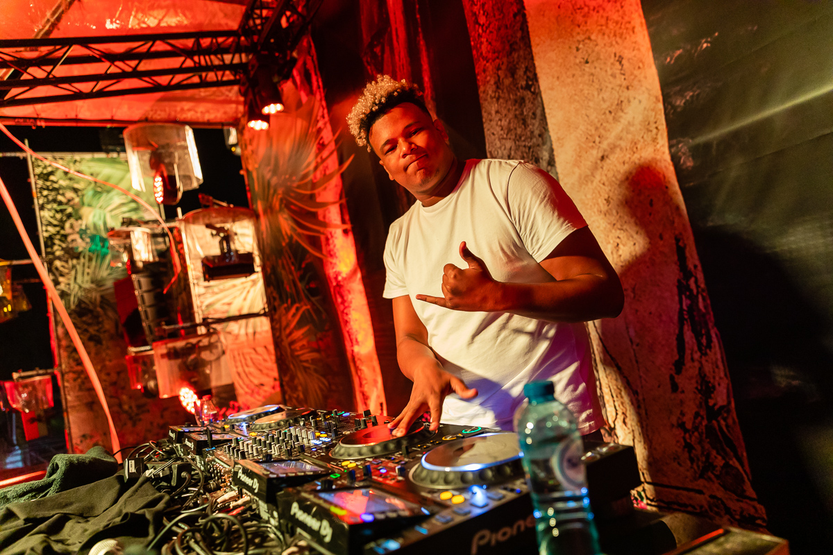Frenna @ Rijvers Festival 2019, picture 3, photographed by Dimitri Vanlommel - FrontView Magazine