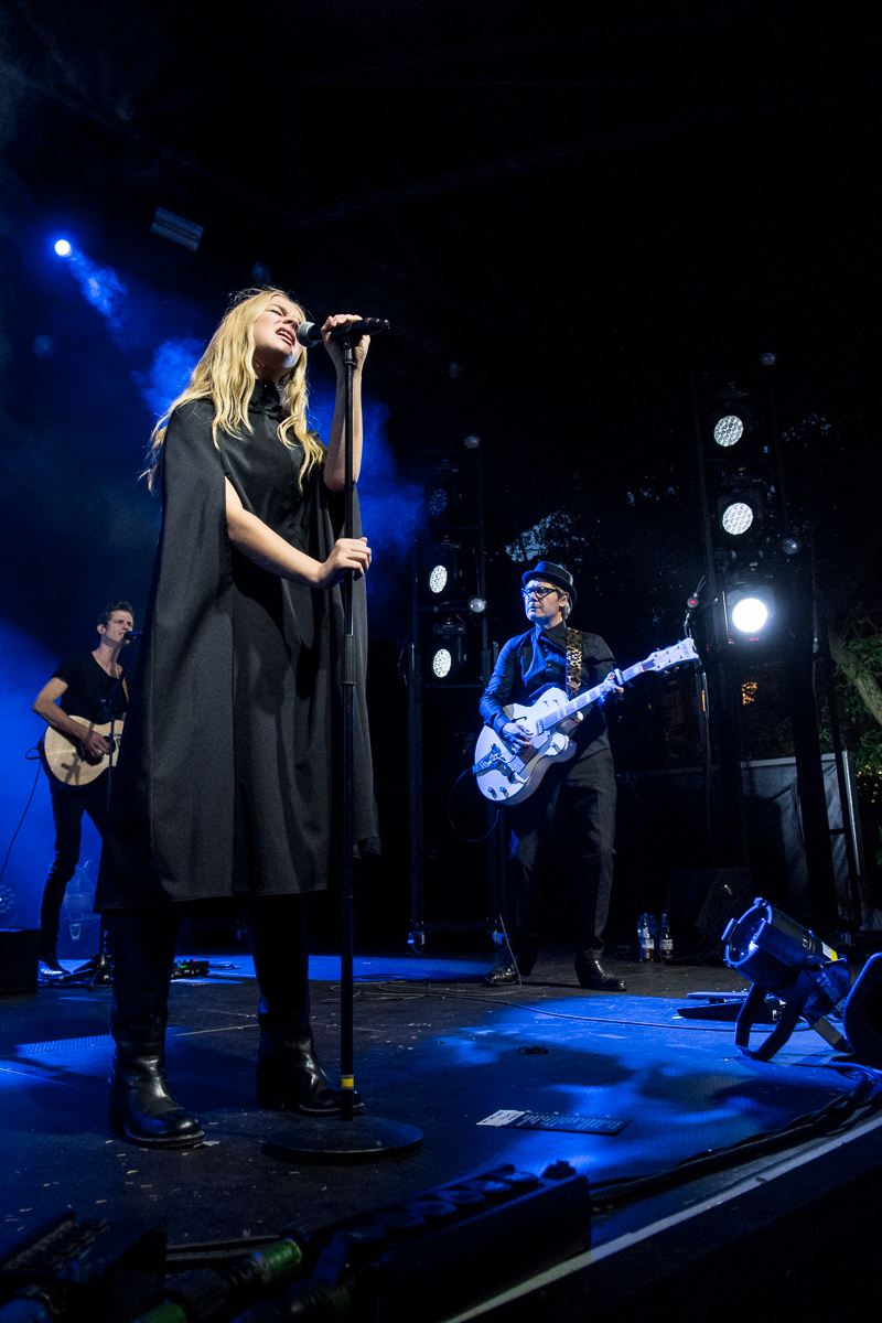 Hooverphonic @ OLT Rivierenhof, picture 11, photographed by Erwin Evrard - FrontView Magazine