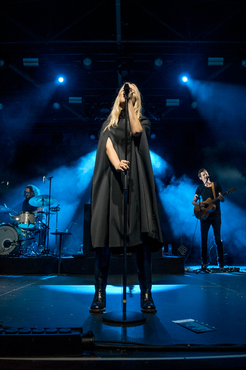 Hooverphonic @ OLT Rivierenhof, picture 12, photographed by Erwin Evrard - FrontView Magazine