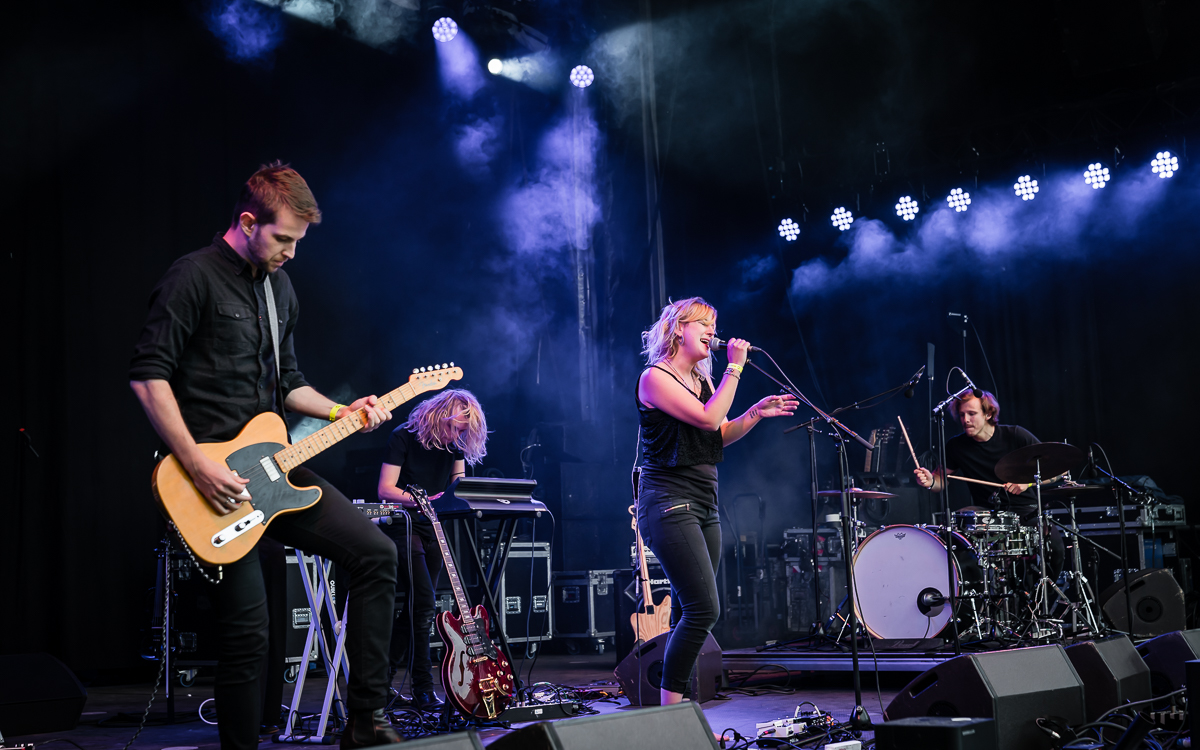 The Girl Who Cried Wolf @ Fonnefeesten, picture 3, photographed by Danny Wagemans - FrontView Magazine