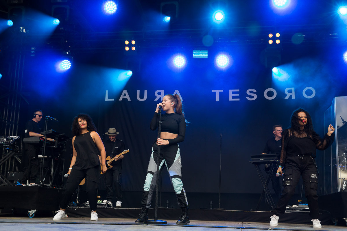 Laura Tesoro @ Bollekes feest 2019, picture 1, photographed by Marc Verdonck - FrontView Magazine