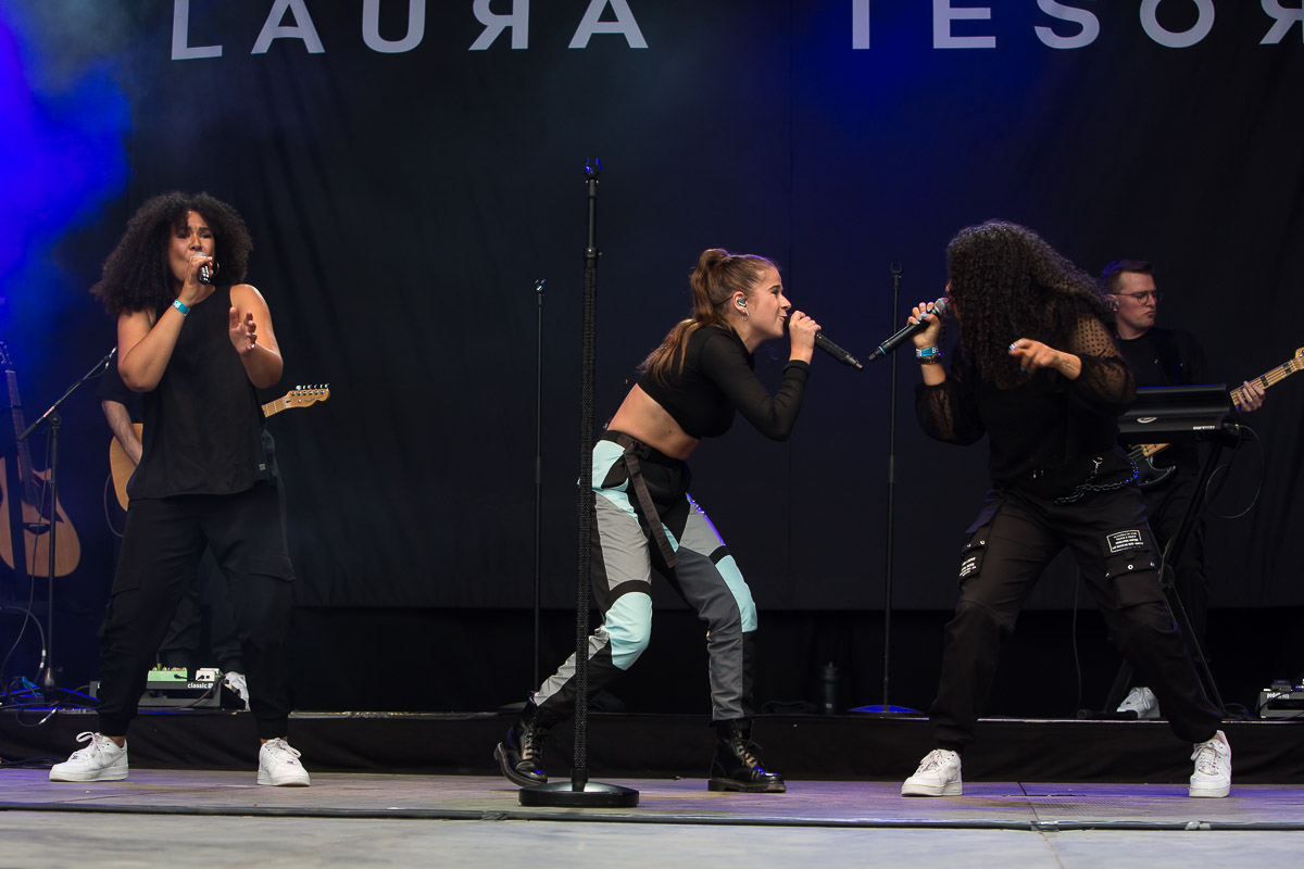 Laura Tesoro @ Bollekes feest 2019, picture 3, photographed by Marc Verdonck - FrontView Magazine