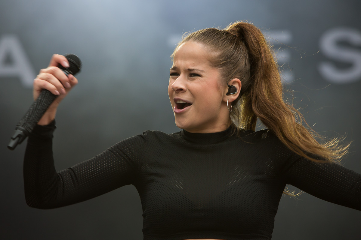 Laura Tesoro @ Bollekes feest 2019, picture 8, photographed by Marc Verdonck - FrontView Magazine
